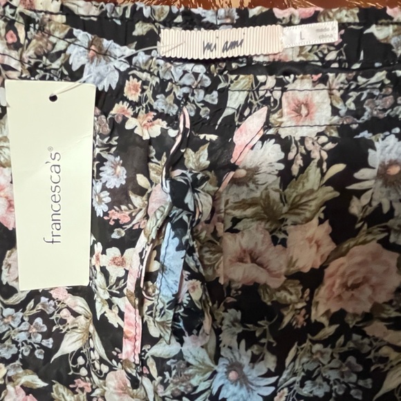 Traded* New! Francesca’s Black/Pink/Purple Floral Elastic Waist Flowy Shorts - Picture 5 of 5
